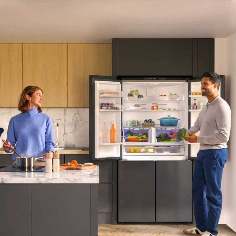 Beko American Style Fridge Freezer 50/50 NeoFrost - Black Steel - GN446224VPZ
