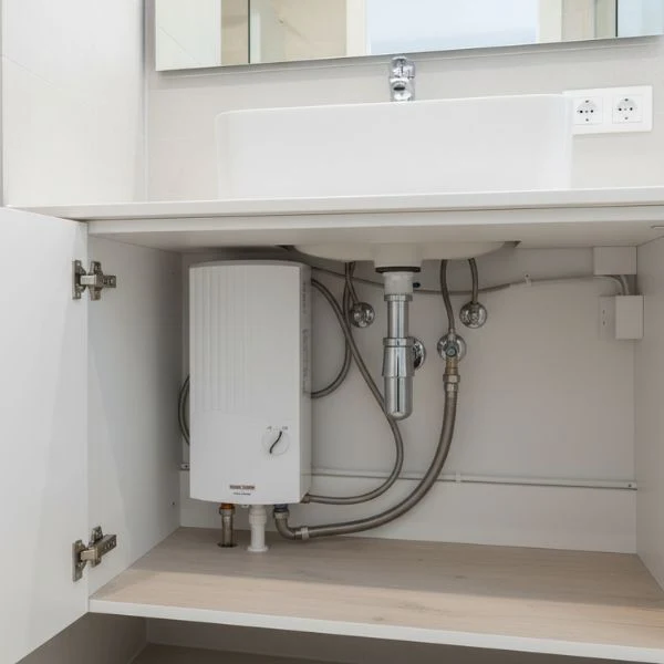 Termo Instantáneo DEL NEW Serie Select 18–27 kW – Agua Caliente al Instante con Máxima Eficiencia