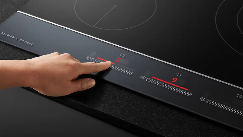 Fisher & Paykel 60cm Series 9 1 Burner + 2 Zone Hybrid Cooktop, 2 SmartZones, Natural Gas