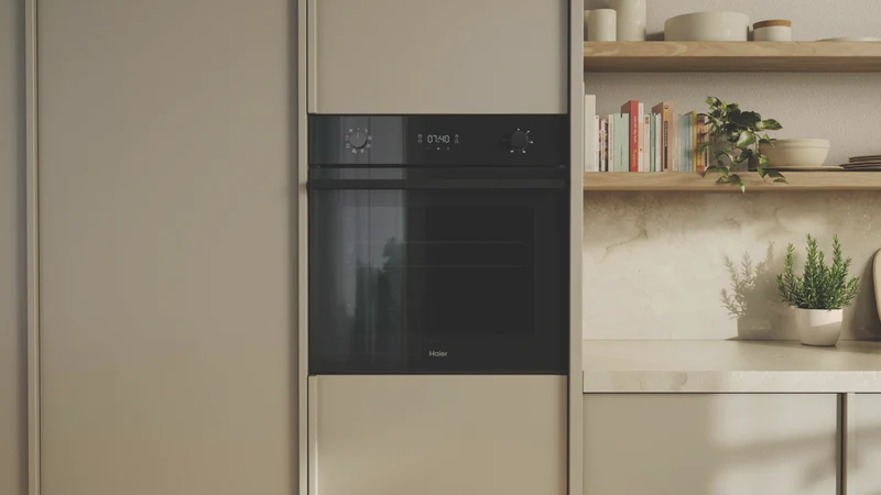 Haier 60cm 500 Series Built In Oven 7 Functions Air Fry Steam Assist