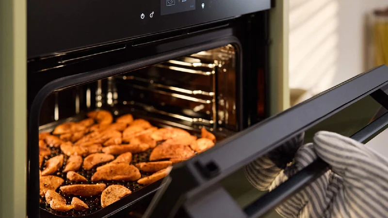 Haier 500 Series 60cm Electric Self Cleaning Oven, 14 Function, Air Fry, Steam Assist, Stainless Steel