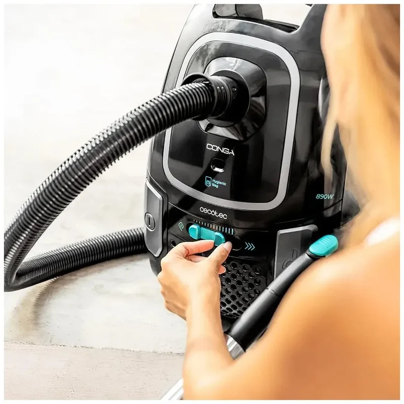 Aspirador Potente 890W con Bolsa 4L y Accesorios para Limpieza Completa de Cecotec