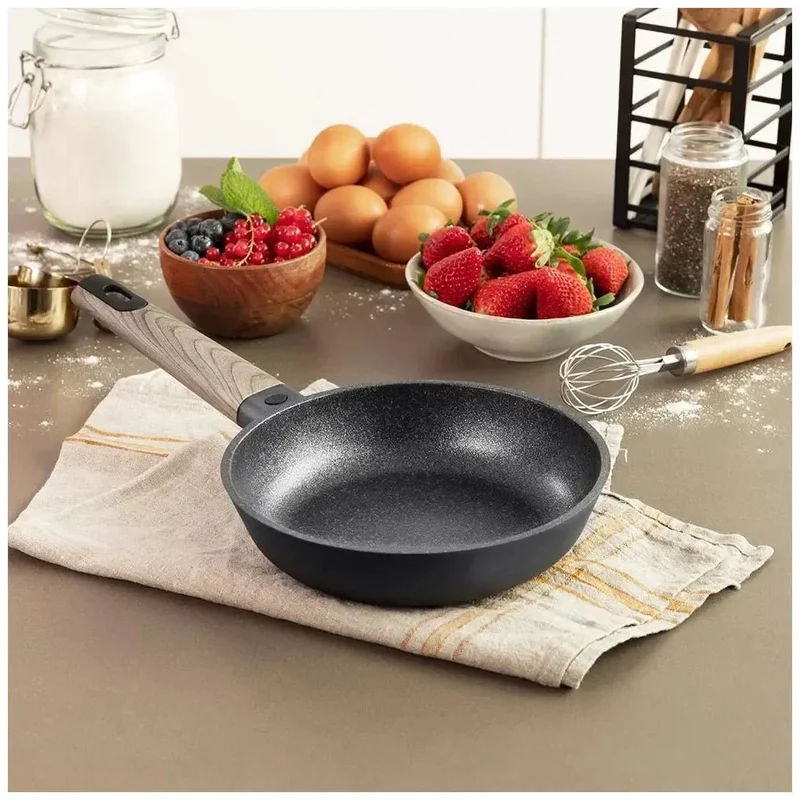 Sartén Polka Excellence de 22 cm en Aluminio Fundido con Revestimiento Antiadherente y Apta para Todas las Cocinas de Cecotec