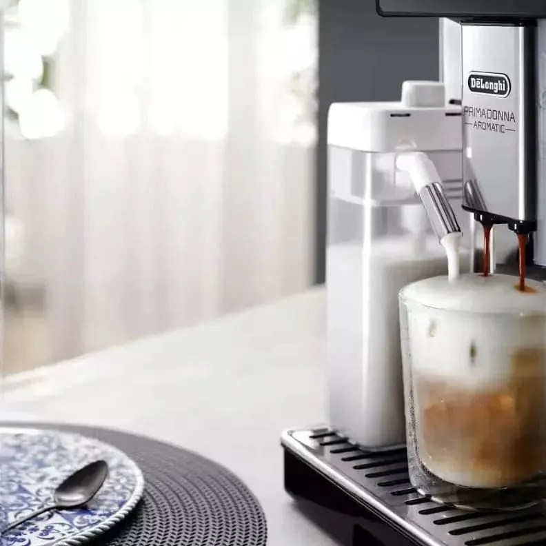 Set jarra LatteCrema Cool con 4 vasos DeLonghi Rivelia y PrimaDonna DLSC032 AS00006309