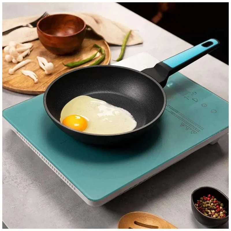 Sartén Antiadherente 18cm Polka Platinum: Calidad y Durabilidad en tu Cocina de Cecotec