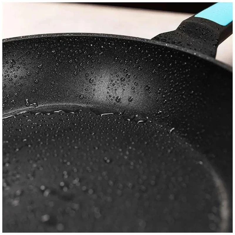 Sartén Antiadherente 18cm Polka Platinum: Calidad y Durabilidad en tu Cocina de Cecotec