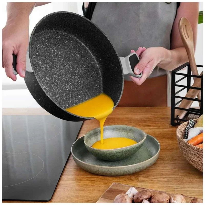 Olla Baja 28cm Polka Exclusive: Calidad, Estilo y Versatilidad en tu Cocina de Cecotec
