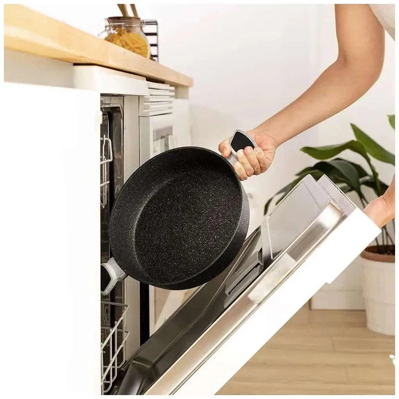 Olla Baja 28cm Polka Exclusive: Calidad, Estilo y Versatilidad en tu Cocina de Cecotec