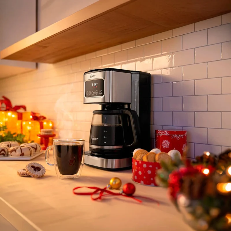 Cafetera Pro Oster de 12 tazas Tacti.
