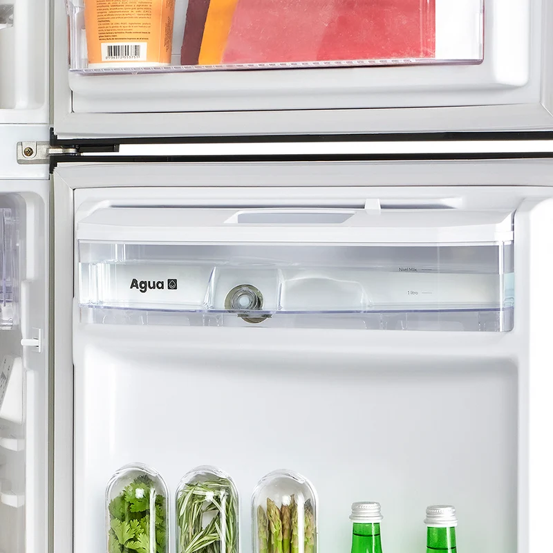 Nevera 271L No Frost con dispensador de agua, manija interna, color inox, tecnología Inverter