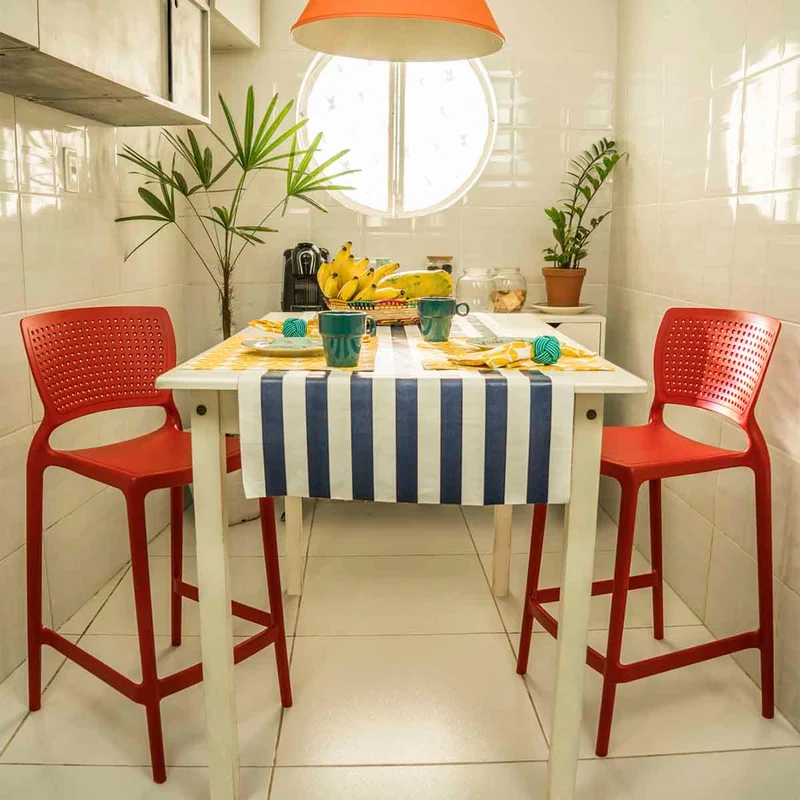 Silla safira alta monobloc en polipropileno rojo Tramontina