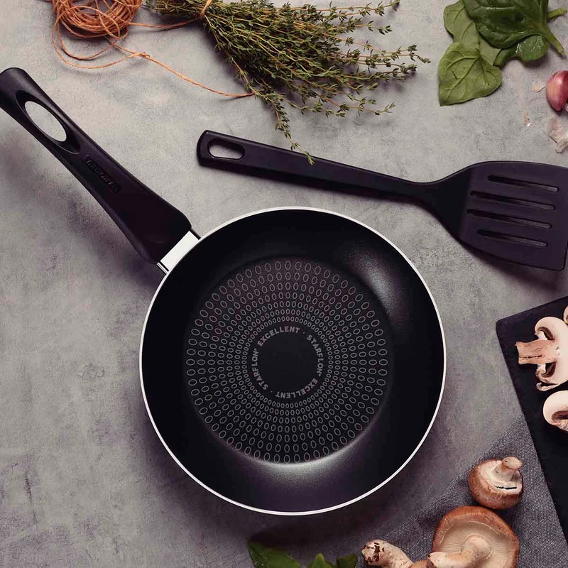 Sartén paris en aluminio con antiadherente negro 18 cm y 0,6 L con espátula Tramontina