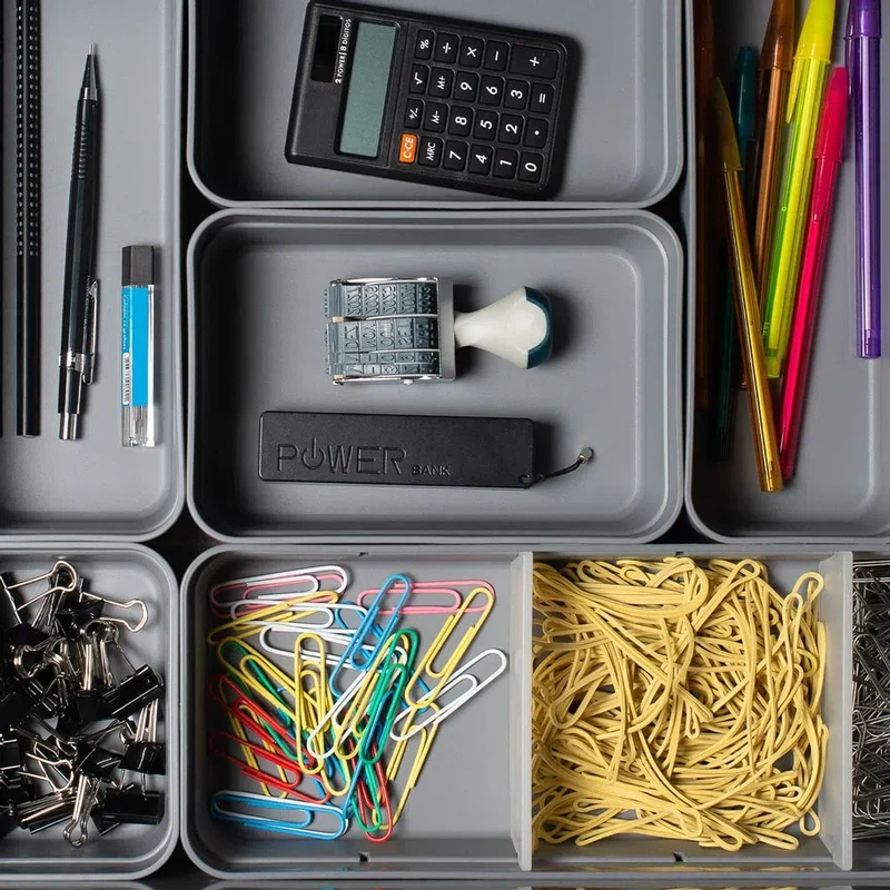 Organizador de cajón logic P color plomo.