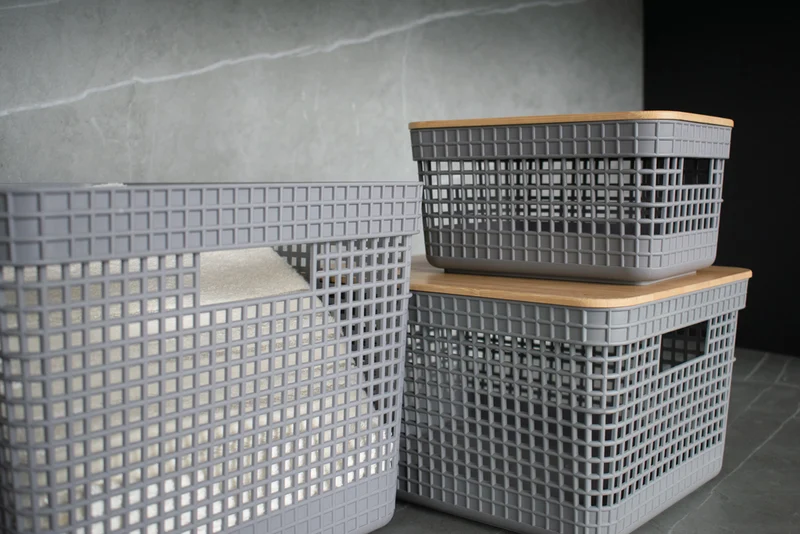 Cesta grid con tapa de bambú 8 litros color plomo