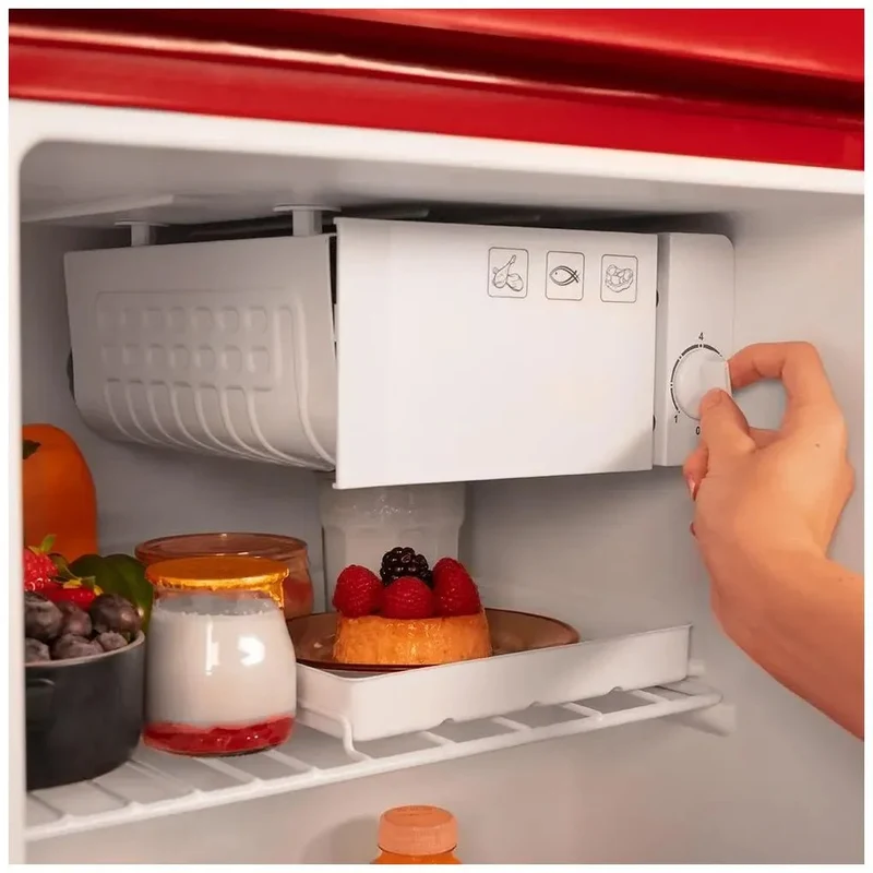 Mini Frigorífico Retro 45L Rojo con Icebox y Eficiencia Energética Clase E de Cecotec