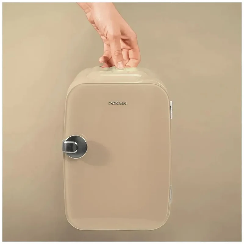 Mini Frigorífico 4L Portátil: Enfriamiento y Calentamiento para Viajes de Cecotec
