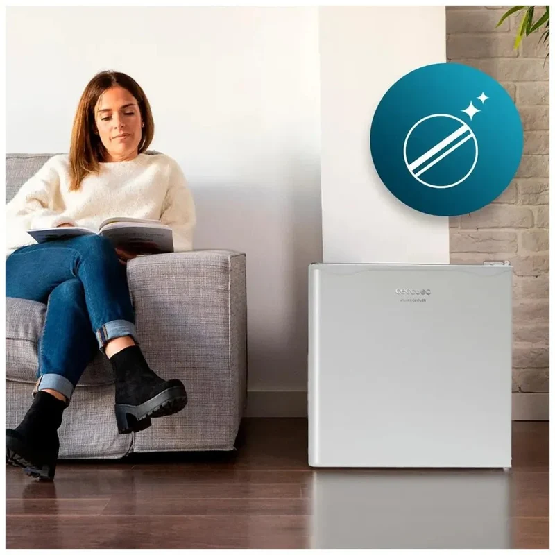 Mini Frigorífico blanco 46L con congelador y puerta reversible eficiencia energética E Cecotec