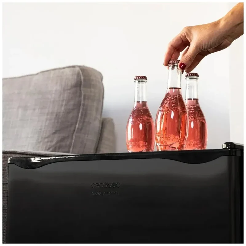 Mini Frigorífico negro 46L con congelador y puerta reversible Clase energética E Cecotec