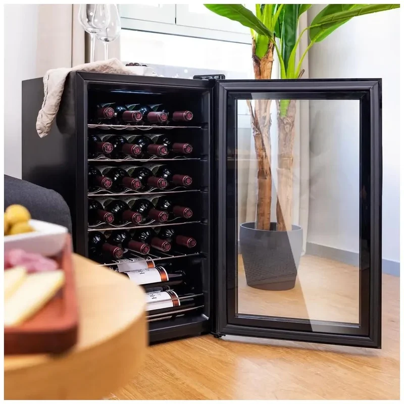 Vinoteca Bolero GrandSommelier 2450 Black: Elegancia y Rendimiento para 24 Botellas de Cecotec