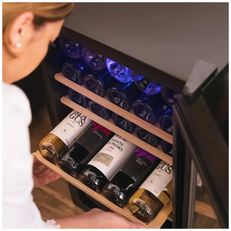 Vinoteca Bolero GrandSommelier 36000: Elegancia y Rendimiento para 36 Botellas de Cecotec