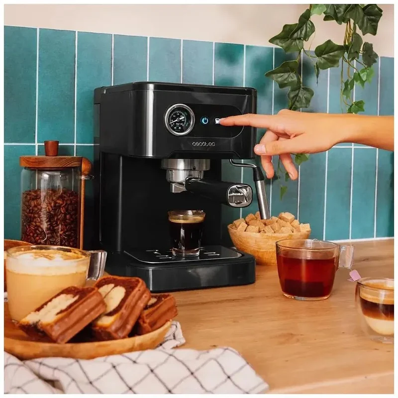 Cafetera Express de 20 Bares: Disfruta el Café y Cappuccino Perfectos en Casa con Cecotec