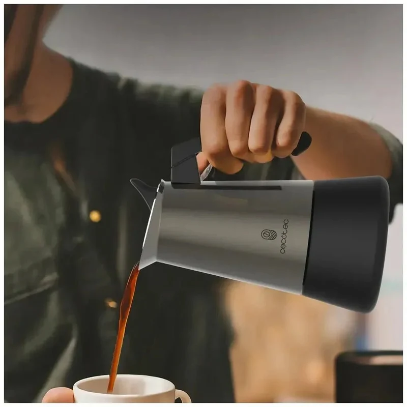 Cafetera Italiana Inoxidable Piccolina 600 Gold: Elegancia y Sabor para 6 Tazas de Cecotec