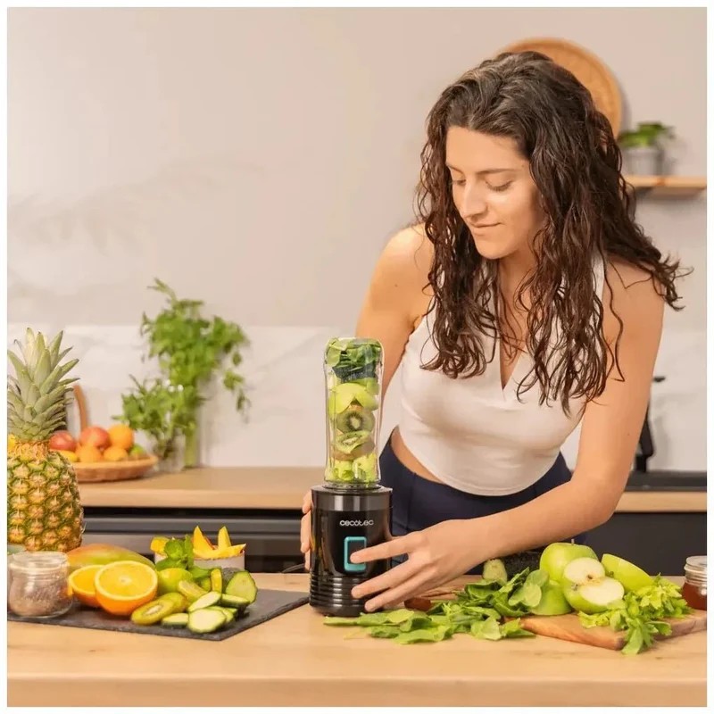 Batidora de Smoothies 350W con Cuchillas de Titanio y Vaso Portátil 600ml de Cecotec