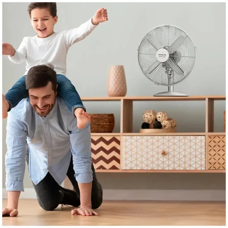 Ventilador de Sobremesa Silencioso y Potente de 40W con Diseño en Acero y 3 Velocidades de Cecotec