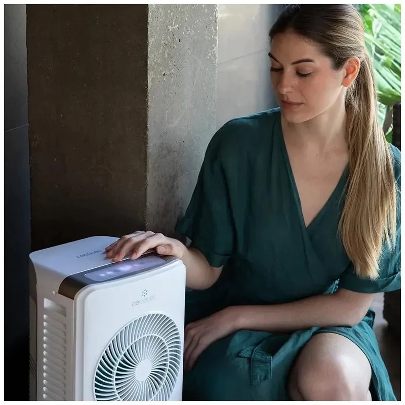 Climatizador Evaporativo compacto 65W con control remoto y Temporizador 12h Cecotec