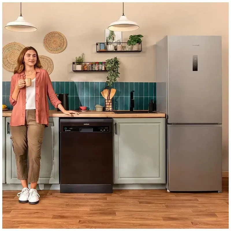 Frigorífico Combi Inox 290L: Eficiencia, No Frost y Tecnología Avanzada de Cecotec
