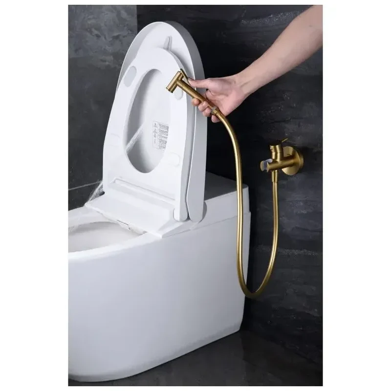 Ducha higiénica empotrada y monomando con acabado en color oro cepillado Munich de Imex