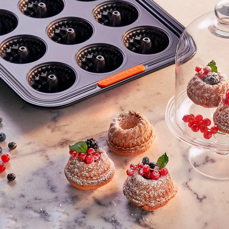 Molde 12 Mini Bundt Le Creuset